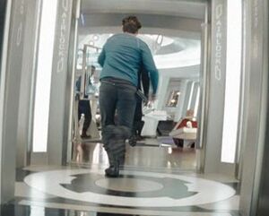 Scritta Airlock all'ingresso della plancia